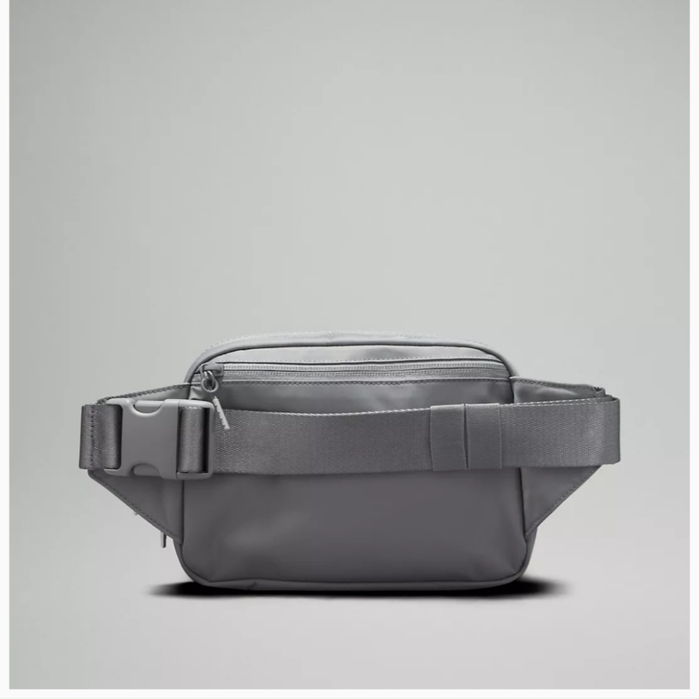 Lululemon Everywhere Belt Bag One Size Rhino Grey Unixes New - Picture 4 of 9